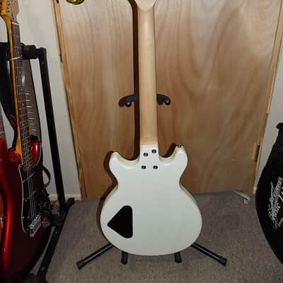 Daisy Rock Retro- H 12 String - White image 5