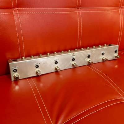 Loop-Master 5 Way Switcher w/ Bypass & Tuner image 2