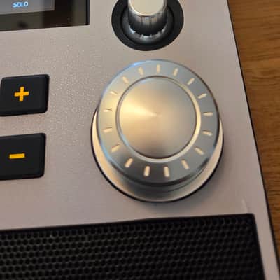 Akai MPC Live II Standalone Sampler / Sequencer Retro Edition 2020 - Present - Grey image 14