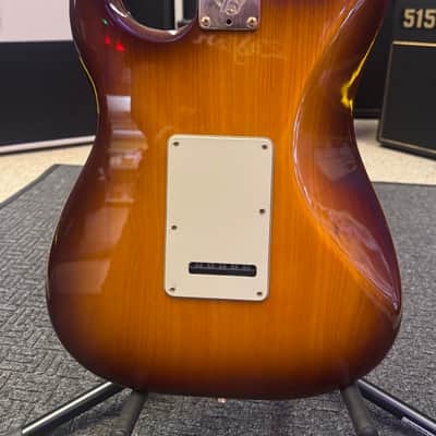 75th Anniversary Commemorative Stratocaster 2-Color Bourbon Burst image 4