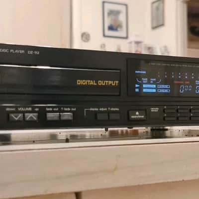 Alpine/ Luxman LV-105 Stereo Integrated Amplifier in Very Good