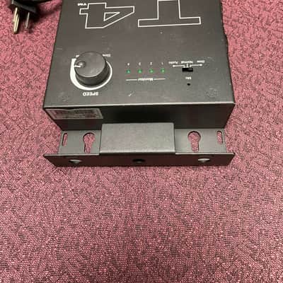 Elation T4 4 channel chaser image 2