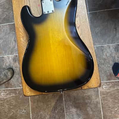 Fender Modern Player Telecaster Bass - 2-Color Sunburst image 7