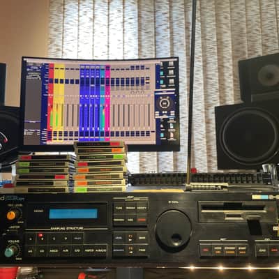 Roland S-220 12 bits Sampler