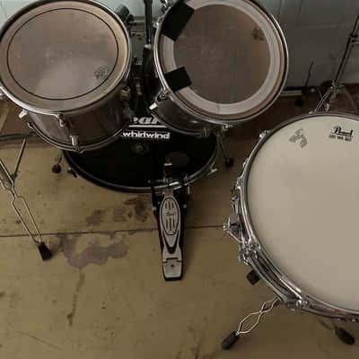 Pearl Drum Set 4 piece - metallic image 8