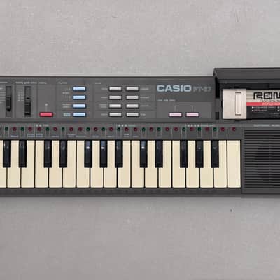Casio PT-87 32-Key Mini Synthesizer 1980s - Black