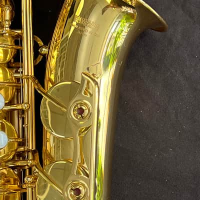 Yamaha YAS-52 Alto Saxophone image 9