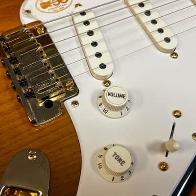 2005 Fender 50th Anniversary American Deluxe Stratocaster Sunburst image 4