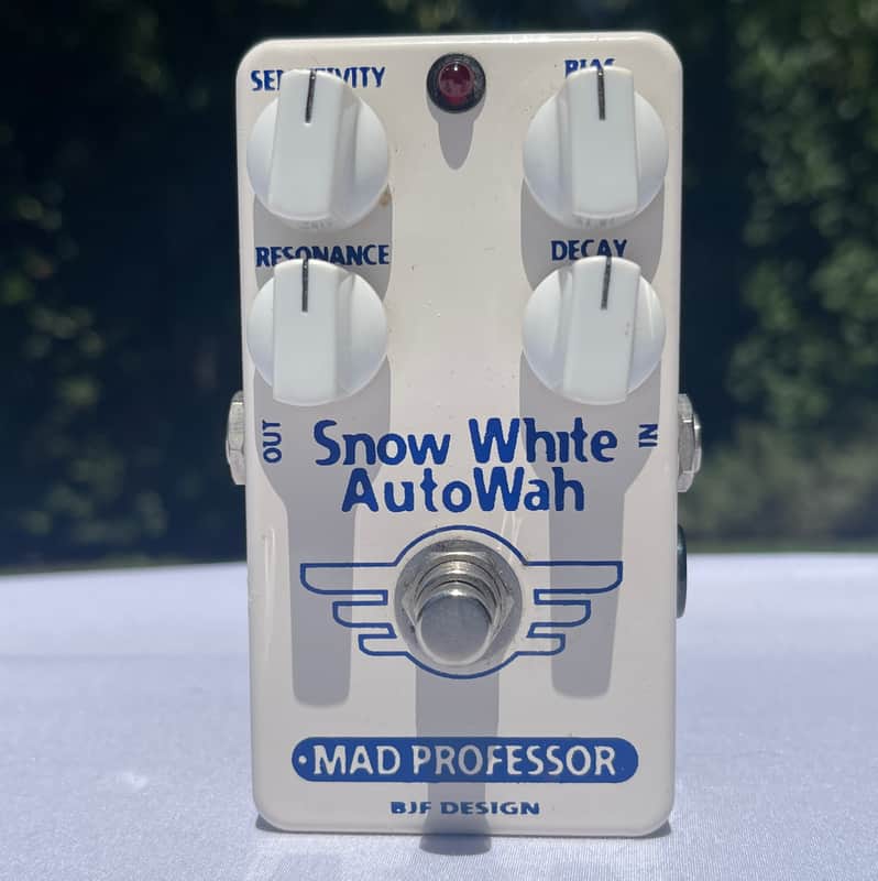 Mad Professor Snow White Auto Wah Handwired 2010s - White image 1