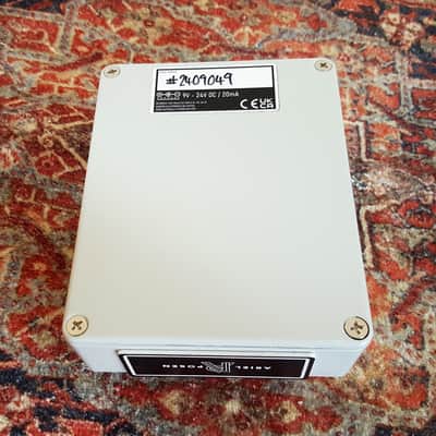 Hudson Electronics Broadcast-AP Ariel Posen Signature 2019 - Present - White image 10