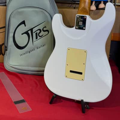 Mooer GTRS P800 ( Inteligent Guitar) WHITE 2025 image 12