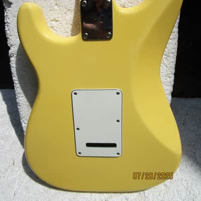 Fender Player Stratocaster Guitar, 2018, Mexico, Butterscotch Cream Finish, Excellent Condition image 10