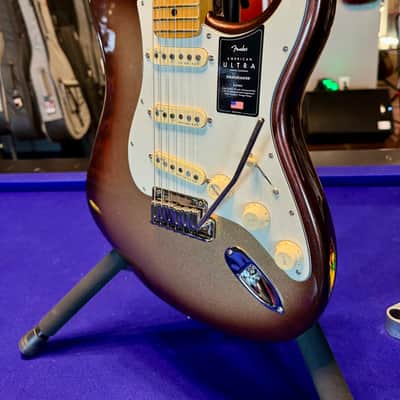 Fender AMERICAN ULTRA STRATOCASTER® 2022 - Mocha Burst image 3