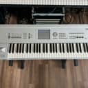 Korg Triton 61-Key 62-Voice Polyphonic Workstation 1999 - 2000 - Silver