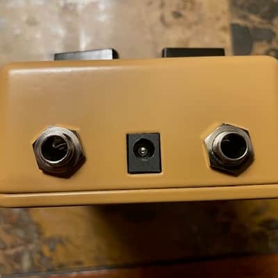JHS Ross Distortion 2023 - Tan (with Battery Clip Added!) image 5