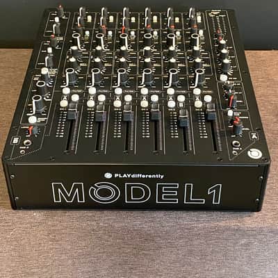 Allen & Heath Play Differently Model 1 6-Channel Analog Mixer 2016 - Present - Black imagen 4