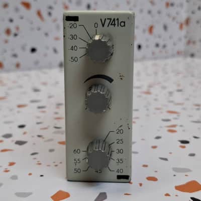 RFT V741a 》Studio Microphone Pre-Aplifier 》STUDIOVERSTARKER V741a DDR TYP 8311.18-1 image 3