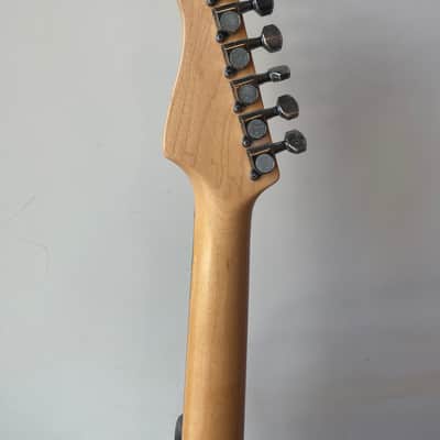 Fernandes Unknown 90s? - Pink exterior with black burst in center image 5