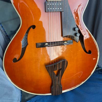 Comins Custom  17” Archtop - 2017 Violin Burst with custom Calton case image 2