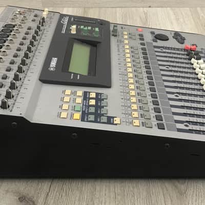 Yamaha 01V Mixer digitale image 3