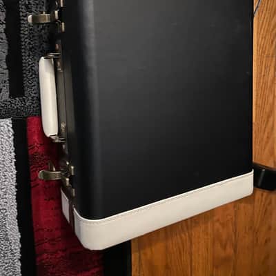 Crosley Suitcase Carrying Turntable-Speaker CR6019A-BK 2014 - Black/Tan w/Power Supply image 9