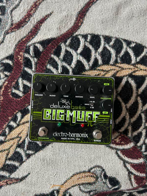 Electro-Harmonix Deluxe Bass Big Muff Pi Distortion / Sustainer 2012 - Present - Black / Green image 1