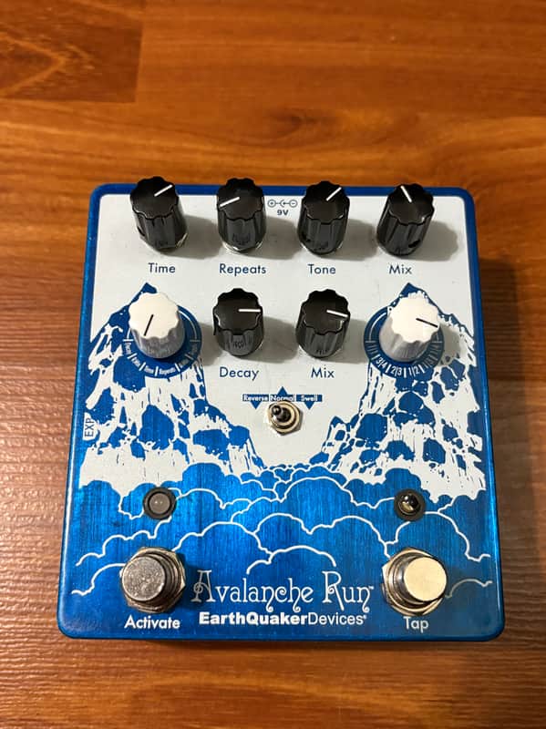 EarthQuaker Devices Avalanche Run Stereo Reverb & Delay with Tap Tempo V2