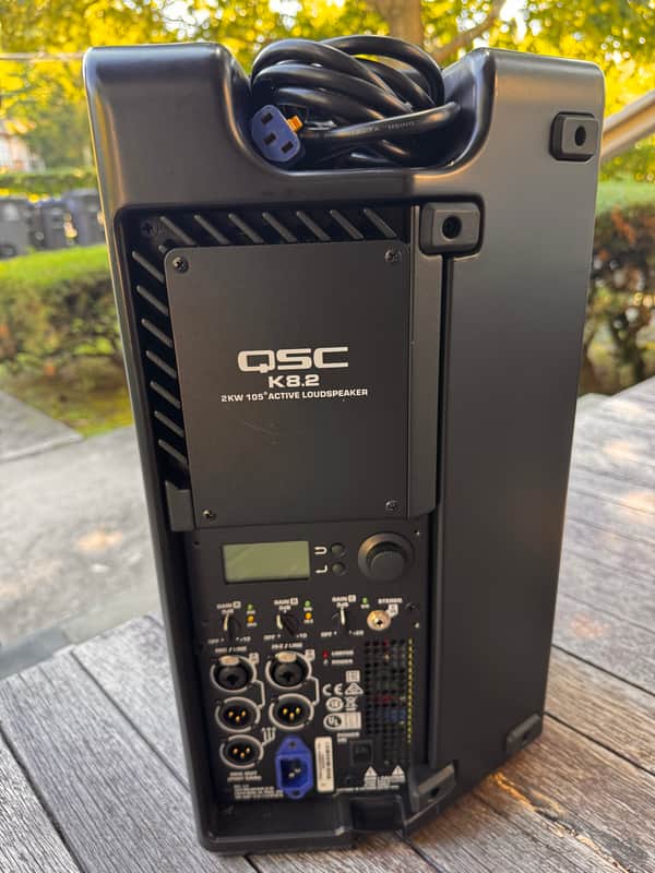 QSC K8.2 2-Way 2000-Watt 8" Active Loudspeaker 2010s - Black image 1