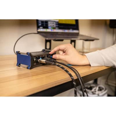 Zoom UAC-232 Portable 2x2 USB-C Audio Interface image 5