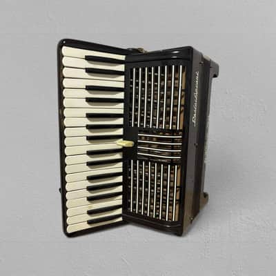 Paolo Soprani Accordion 1940s-50s  - Accordion plastic image 2