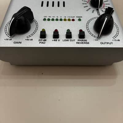 Behringer Tube Ultragain MIC200 Vacuum Tube Modeling Preamplifier 2012 - Present - Standard image 3