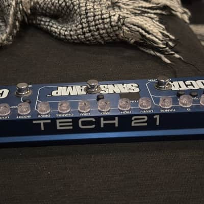 Tech 21 Bass Fly Rig Multi-Effect 2010s - Blue image 3