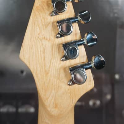 Peavey Raptor EXP Sunburst HSS 3-Color Sunburst Electric Guitar w/ Tremolo image 12