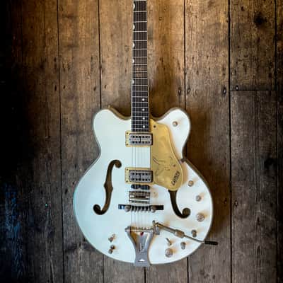 1970 Gretsch White Falcon Double cutaway model with hard shell case image 4