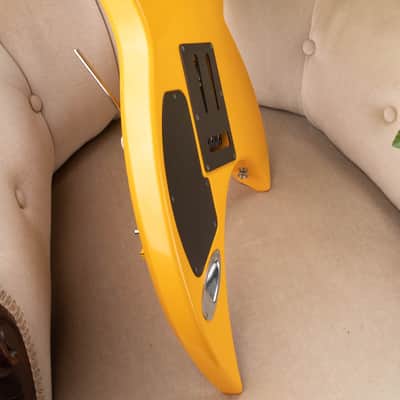 Fernandes GM-85 2000 - Yellow image 15