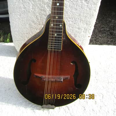 Gibson A-50 Mandolin, 1944, Sunburst, Maple Back & Sides, Case image 1