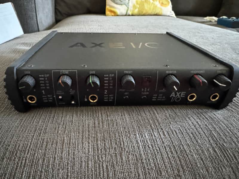 IK Multimedia AXE I/O USB Audio Interface 2019 - Present - Black image 1