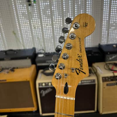 Fender Standard Stratocaster with Maple Fretboard 2018 - Midnight Wine image 14