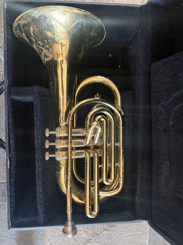 Blessing Artist Marching baritone with case and mouthpiece image 1