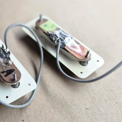 Univox Set of 2 Single Coil Pickups 1960s - Very Good, Complete image 4