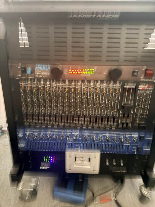 Furman PL-Plus Power Conditioner and Light Module