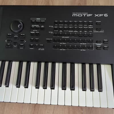 Yamaha Motif XF 6 Synthesizer with 1GB Flash image 3