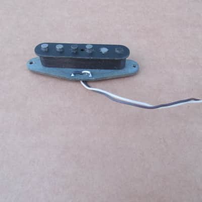 1972 Original Fender Stratocaster Guitar Pickup Strong 7.33K Orig Factory Wind Staggered Pole Grey Bottom image 2