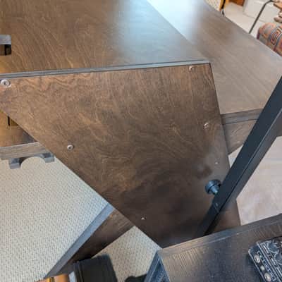 Output Platform Studio Desk 2018 with Keyboard Tray and Risers - Kodiak Brown image 16