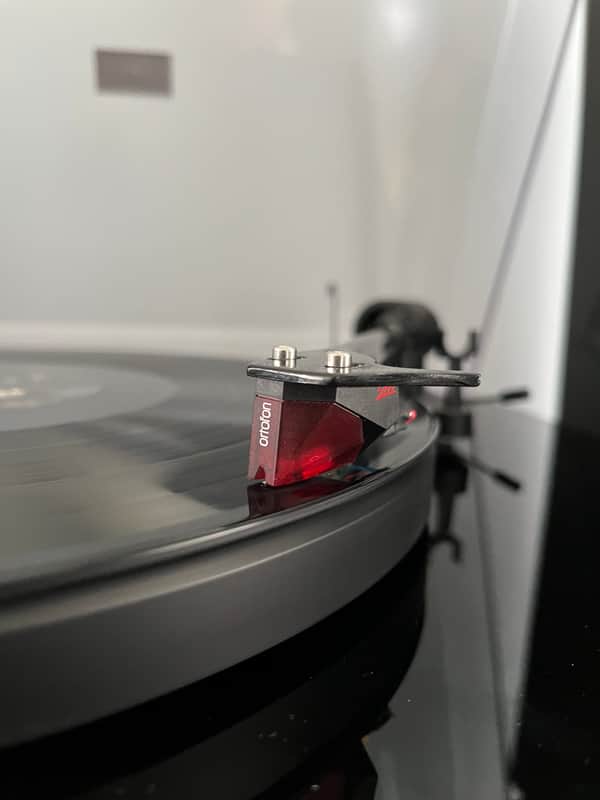 Pro-Ject Debut Carbon EVO Belt Drive Turntable 2020 - Present - Black