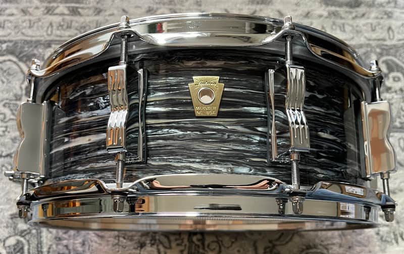 Ludwig Classic Maple 14x5 LS401XX1Q 10-Lug Vintage Black Oyster Snare Drum image 1