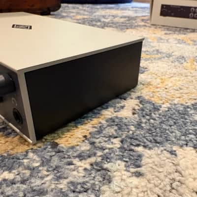 Universal Audio Volt 4 USB-C Audio Interface 2022 - Present - Gray image 5