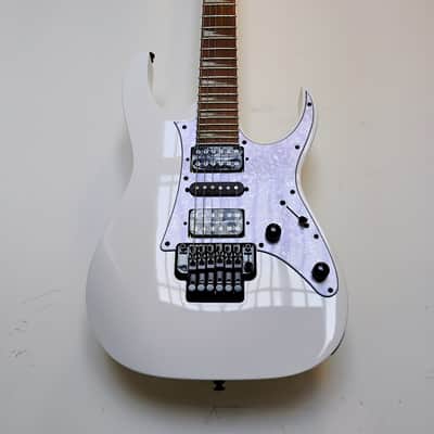 Ibanez RG450DXB-WH Standard - Jatoba Fretboard - 2018 - Present - White image 6