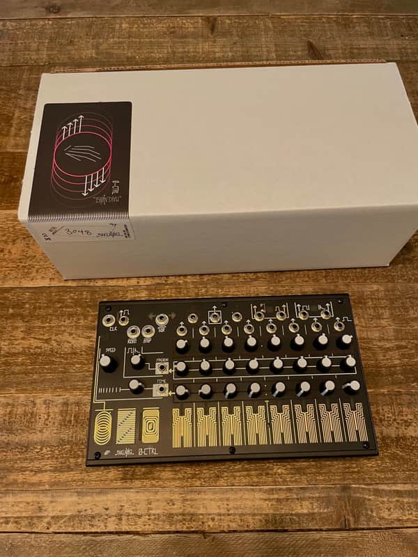 Make Noise 0-CTRL Controller / Sequencer image 1