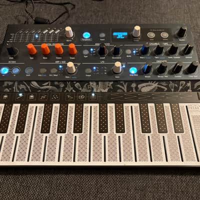 Arturia MicroFreak 25-Key Algorithmic Synthesizer 2019 - Present - Black image 2